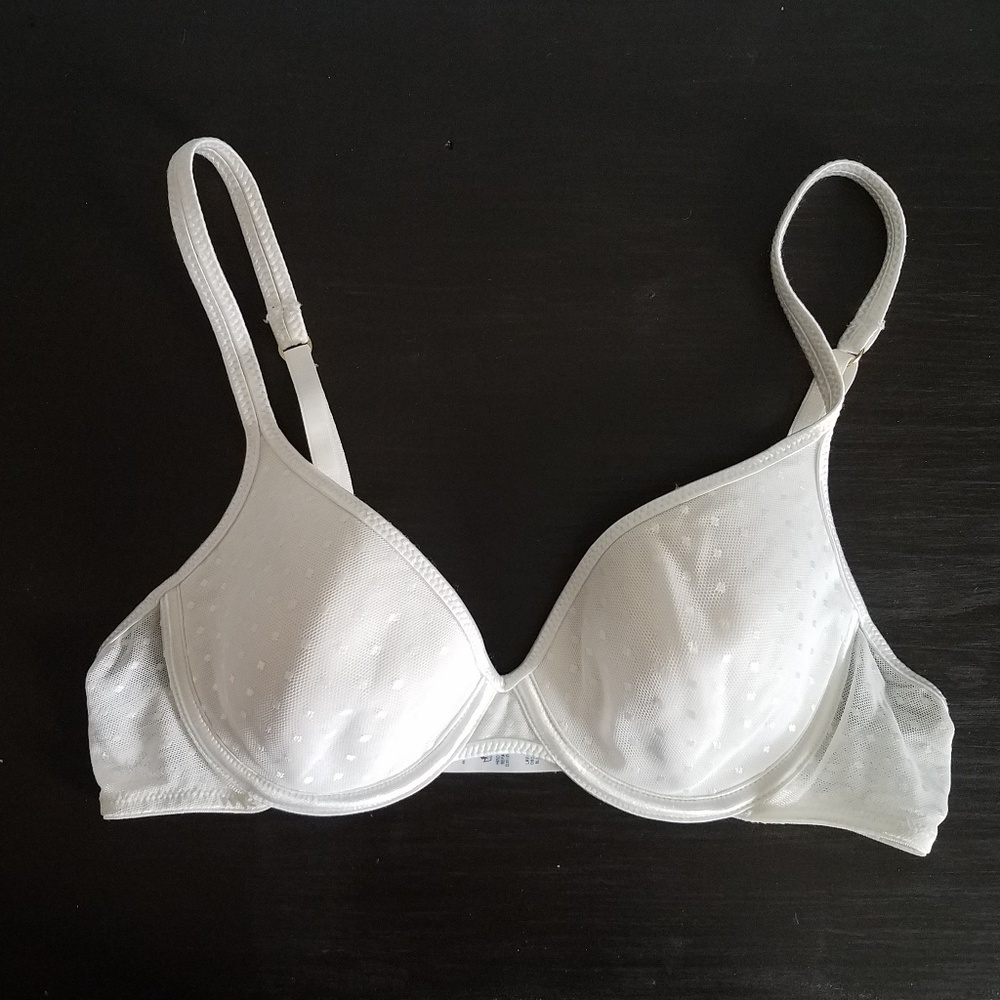 Vanity Fair white bra swiss dots 36A